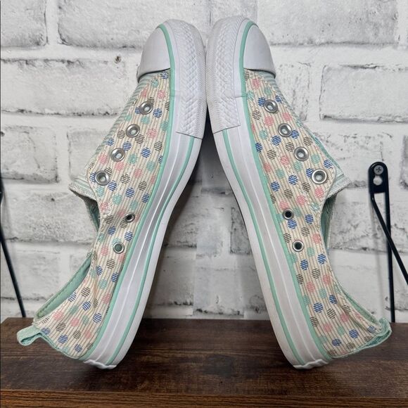 Converse Slip On Sneakers, Polka Dot Size 11.5 - Picture 4 of 6